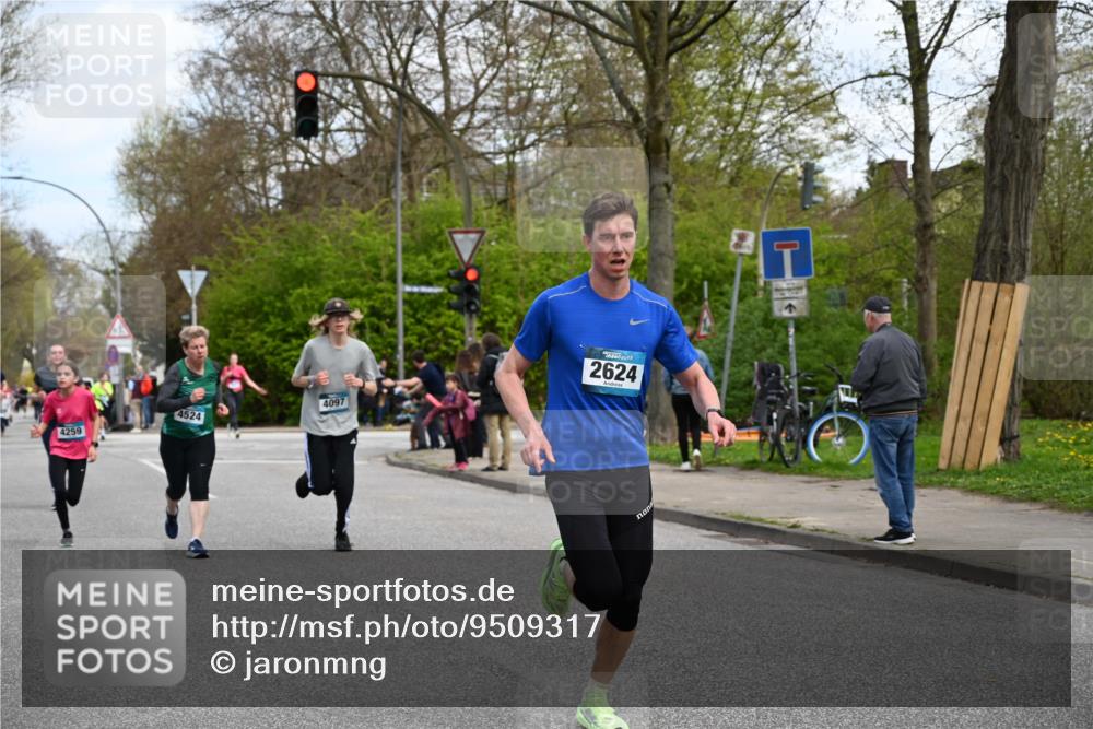 12.04.2026 - 45. Internationalen Wilhelmsburger Insellauf J. Mangold http://msf.ph/oto/9509317 12.04.2026 12:57:10 Ziel 3985, 4598, 3921, 5343, 3867, 5500, 5073, 5189, 3287, 4186, 4375, 3973, 4853, 4569, 2624, 5801, 4097, 5744, 4524, 4259, 4259, 5791, 5696, 4740, 4599, 5062, 4851, 5172, 4959, 5322, 5129, 3190, 5736, 3189, 5847, 3439, 5232, 5277, 3863, 4887 meine-sportfotos.de