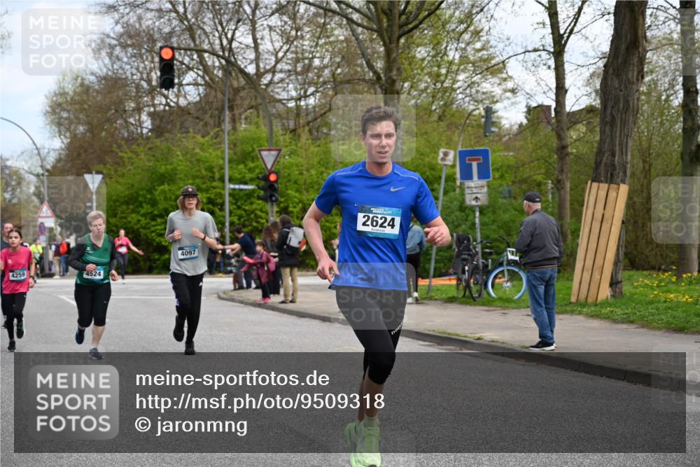 12.04.2026 - 45. Internationalen Wilhelmsburger Insellauf J. Mangold http://msf.ph/oto/9509318 12.04.2026 12:57:11 Ziel 4598, 3921, 5343, 3867, 5500, 5073, 5189, 3287, 4186, 4375, 3973, 4853, 4569, 2624, 5801, 4097, 5744, 4524, 4259, 5791, 5791, 5696, 4740, 4599, 5062, 4851, 5172, 4959, 5322, 5129, 3190, 5129, 3190, 5736, 3189, 5847, 3439, 5232, 5277, 3863, 4887, 4938, 3213 meine-sportfotos.de