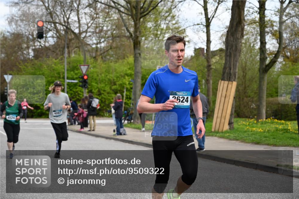12.04.2026 - 45. Internationalen Wilhelmsburger Insellauf J. Mangold http://msf.ph/oto/9509322 12.04.2026 12:57:11 Ziel 4598, 3921, 5343, 3867, 5500, 5073, 5189, 3287, 4186, 4375, 3973, 4853, 4569, 2624, 5801, 4097, 5744, 4524, 4259, 5791, 5791, 5696, 4740, 4599, 5062, 4851, 5172, 4959, 5322, 5129, 3190, 5129, 3190, 5736, 3189, 5847, 3439, 5232, 5277, 3863, 4887, 4938, 3213 meine-sportfotos.de