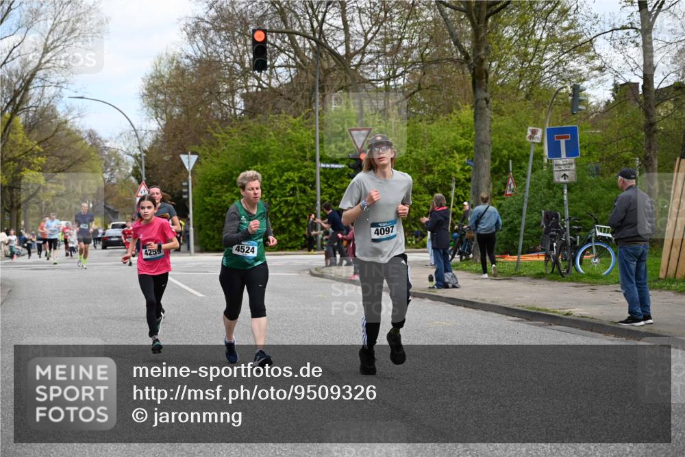 12.04.2026 - 45. Internationalen Wilhelmsburger Insellauf J. Mangold http://msf.ph/oto/9509326 12.04.2026 12:57:12 Ziel 3921, 5343, 3867, 5500, 5073, 5189, 3287, 4186, 4375, 3973, 4853, 4569, 2624, 5801, 4097, 5744, 4524, 4259, 5791, 5696, 5696, 4740, 4599, 5062, 4851, 5172, 4959, 5322, 5129, 3190, 5736, 3189, 5847, 3439, 5232, 5277, 3863, 4887, 4938, 3213 meine-sportfotos.de