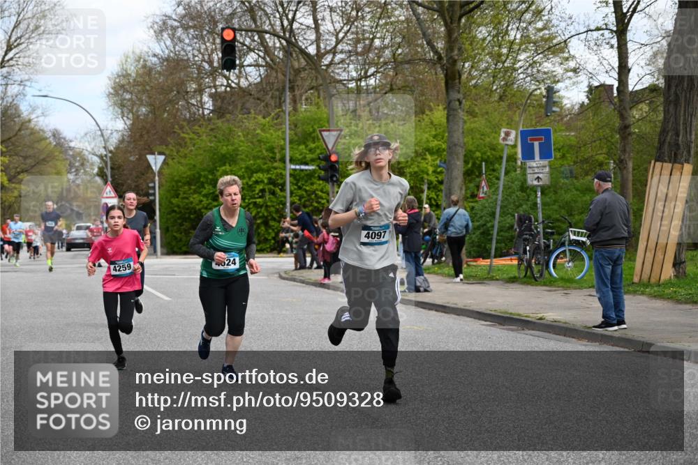 12.04.2026 - 45. Internationalen Wilhelmsburger Insellauf J. Mangold http://msf.ph/oto/9509328 12.04.2026 12:57:12 Ziel 3921, 5343, 3867, 5500, 5073, 5189, 3287, 4186, 4375, 3973, 4853, 4569, 2624, 5801, 4097, 5744, 4524, 4259, 5791, 5696, 5696, 4740, 4599, 5062, 4851, 5172, 4959, 5322, 5129, 3190, 5736, 3189, 5847, 3439, 5232, 5277, 3863, 4887, 4938, 3213 meine-sportfotos.de