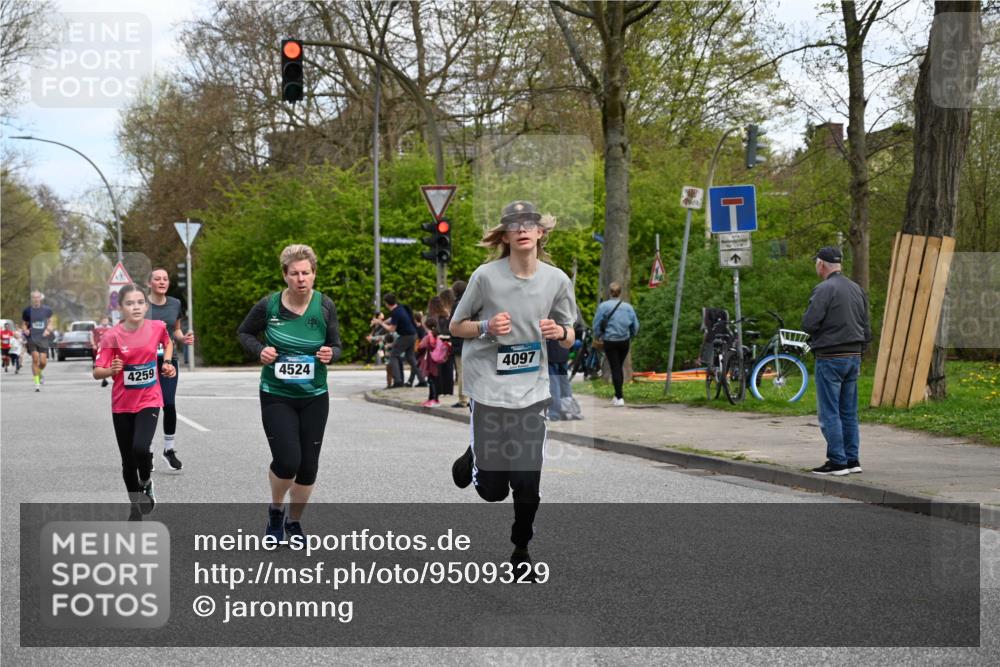 12.04.2026 - 45. Internationalen Wilhelmsburger Insellauf J. Mangold http://msf.ph/oto/9509329 12.04.2026 12:57:12 Ziel 3921, 5343, 3867, 5500, 5073, 5189, 3287, 4186, 4375, 3973, 4853, 4569, 2624, 5801, 4097, 5744, 4524, 4259, 5791, 5696, 5696, 4740, 4599, 5062, 4851, 5172, 4959, 5322, 5129, 3190, 5736, 3189, 5847, 3439, 5232, 5277, 3863, 4887, 4938, 3213 meine-sportfotos.de