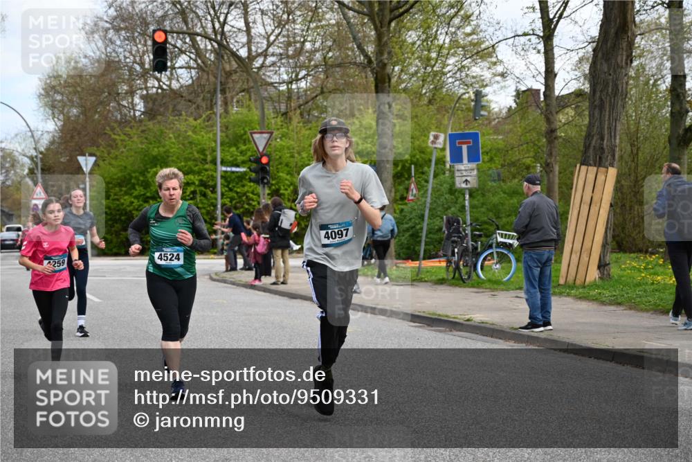 12.04.2026 - 45. Internationalen Wilhelmsburger Insellauf J. Mangold http://msf.ph/oto/9509331 12.04.2026 12:57:12 Ziel 3921, 5343, 3867, 5500, 5073, 5189, 3287, 4186, 4375, 3973, 4853, 4569, 2624, 5801, 4097, 5744, 4524, 4259, 5791, 5696, 5696, 4740, 4599, 5062, 4851, 5172, 4959, 5322, 5129, 3190, 5736, 3189, 5847, 3439, 5232, 5277, 3863, 4887, 4938, 3213 meine-sportfotos.de