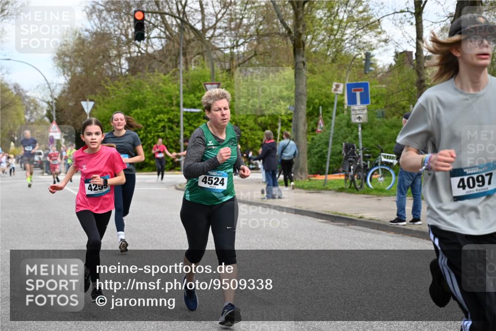 12.04.2026 - 45. Internationalen Wilhelmsburger Insellauf J. Mangold http://msf.ph/oto/9509338 12.04.2026 12:57:13 Ziel 3867, 5500, 5073, 5189, 3287, 4186, 4375, 3973, 4853, 4569, 2624, 5801, 4097, 5744, 4524, 4259, 5791, 5696, 4740, 4740, 4599, 5062, 4851, 5172, 4959, 5322, 5129, 3190, 5736, 3189, 5847, 3439, 5232, 5277, 3863, 4887, 4938, 3213, 2447 meine-sportfotos.de