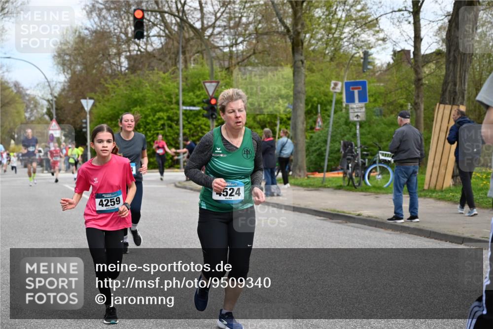 12.04.2026 - 45. Internationalen Wilhelmsburger Insellauf J. Mangold http://msf.ph/oto/9509340 12.04.2026 12:57:13 Ziel 3867, 5500, 5073, 5189, 3287, 4186, 4375, 3973, 4853, 4569, 2624, 5801, 4097, 5744, 4524, 4259, 5791, 5696, 4740, 4740, 4599, 5062, 4851, 5172, 4959, 5322, 5129, 3190, 5736, 3189, 5847, 3439, 5232, 5277, 3863, 4887, 4938, 3213, 2447 meine-sportfotos.de