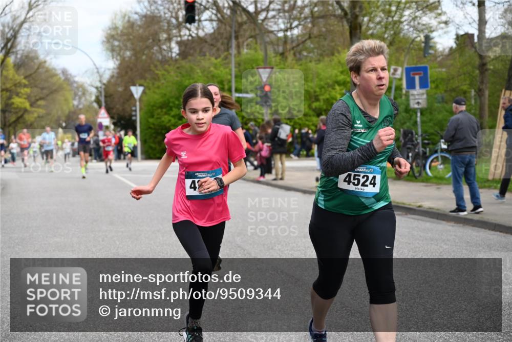 12.04.2026 - 45. Internationalen Wilhelmsburger Insellauf J. Mangold http://msf.ph/oto/9509344 12.04.2026 12:57:14 Ziel 3867, 5500, 5073, 5189, 3287, 4186, 4375, 3973, 4853, 4569, 2624, 5801, 4097, 5744, 4524, 4259, 5791, 5696, 4740, 4599, 5062, 4851, 5172, 4959, 5322, 5129, 3190, 5736, 3189, 5736, 3189, 5847, 3439, 5232, 5277, 3863, 4887, 4938, 3213, 2447 meine-sportfotos.de