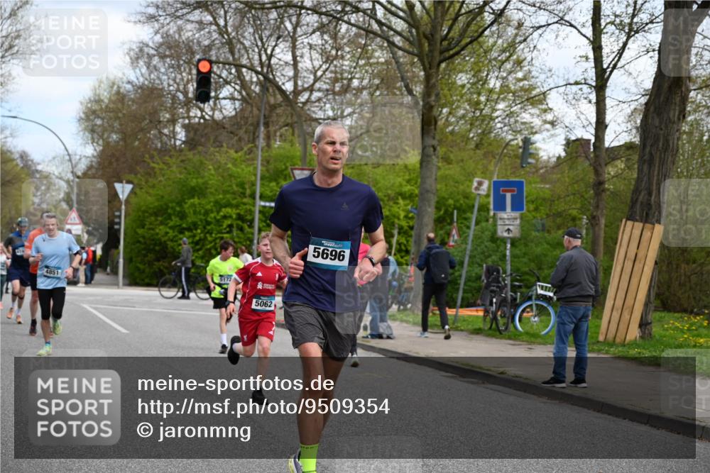 12.04.2026 - 45. Internationalen Wilhelmsburger Insellauf J. Mangold http://msf.ph/oto/9509354 12.04.2026 12:57:20 Ziel 3973, 4853, 4569, 2624, 5801, 4097, 5744, 4524, 4259, 5791, 5696, 4740, 4599, 5062, 4851, 5172, 4959, 5322, 5129, 3190, 5736, 3189, 5847, 3439, 5232, 5277, 3863, 4887, 4938, 3213, 2447, 5211 meine-sportfotos.de