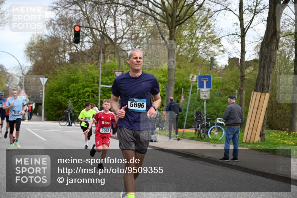 12.04.2026 - 45. Internationalen Wilhelmsburger Insellauf J. Mangold http://msf.ph/oto/9509355 12.04.2026 12:57:20 Ziel 3973, 4853, 4569, 2624, 5801, 4097, 5744, 4524, 4259, 5791, 5696, 4740, 4599, 5062, 4851, 5172, 4959, 5322, 5129, 3190, 5736, 3189, 5847, 3439, 5232, 5277, 3863, 4887, 4938, 3213, 2447, 5211 meine-sportfotos.de