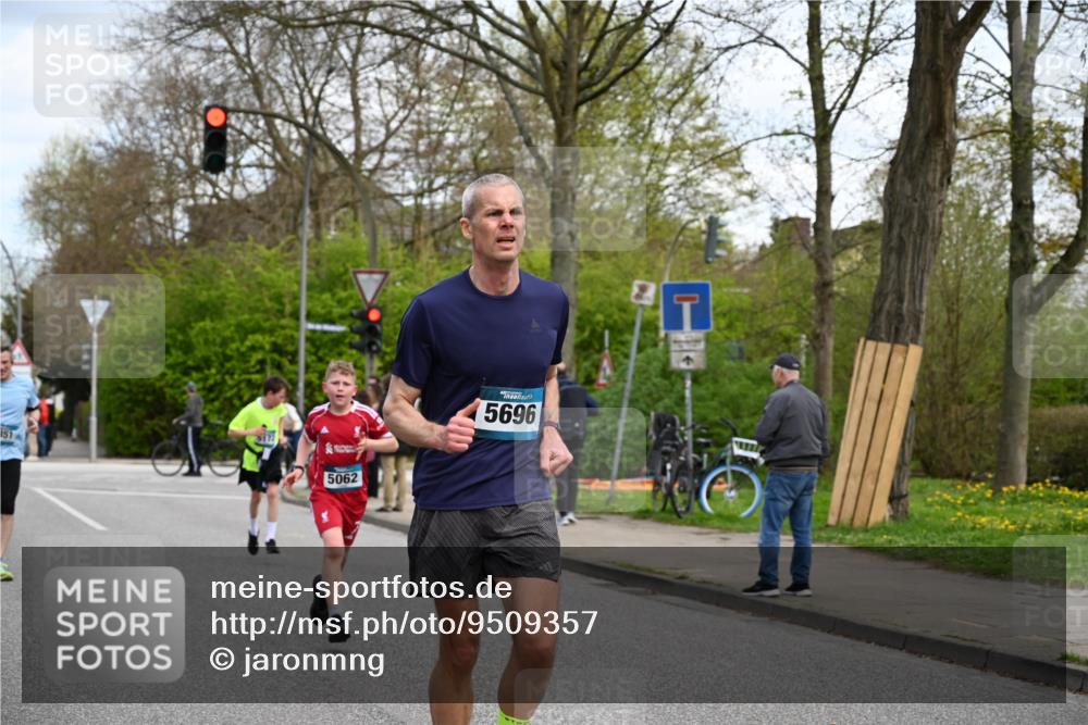 12.04.2026 - 45. Internationalen Wilhelmsburger Insellauf J. Mangold http://msf.ph/oto/9509357 12.04.2026 12:57:20 Ziel 3973, 4853, 4569, 2624, 5801, 4097, 5744, 4524, 4259, 5791, 5696, 4740, 4599, 5062, 4851, 5172, 4959, 5322, 5129, 3190, 5736, 3189, 5847, 3439, 5232, 5277, 3863, 4887, 4938, 3213, 2447, 5211 meine-sportfotos.de