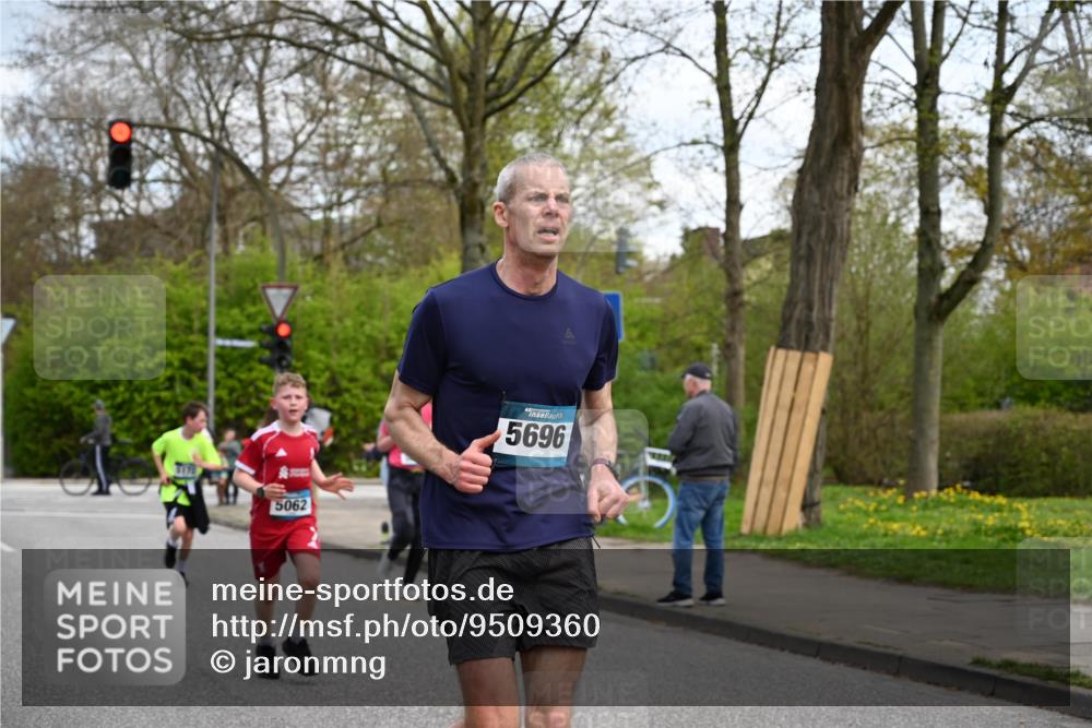 12.04.2026 - 45. Internationalen Wilhelmsburger Insellauf J. Mangold http://msf.ph/oto/9509360 12.04.2026 12:57:20 Ziel 3973, 4853, 4569, 2624, 5801, 4097, 5744, 4524, 4259, 5791, 5696, 4740, 4599, 5062, 4851, 5172, 4959, 5322, 5129, 3190, 5736, 3189, 5847, 3439, 5232, 5277, 3863, 4887, 4938, 3213, 2447, 5211 meine-sportfotos.de