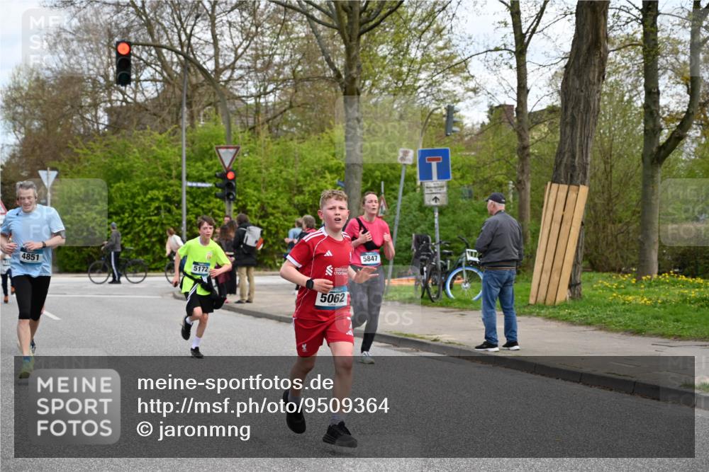 12.04.2026 - 45. Internationalen Wilhelmsburger Insellauf J. Mangold http://msf.ph/oto/9509364 12.04.2026 12:57:21 Ziel 3973, 4853, 4569, 2624, 5801, 4097, 5744, 4524, 4259, 5791, 5696, 4740, 4599, 5062, 4851, 5172, 4959, 5322, 5129, 3190, 5736, 3189, 5847, 3439, 5232, 5277, 3863, 4887, 4938, 3213, 2447, 5211, 4968, 2707 meine-sportfotos.de