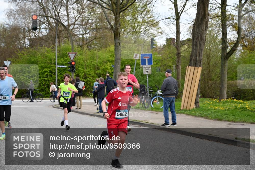 12.04.2026 - 45. Internationalen Wilhelmsburger Insellauf J. Mangold http://msf.ph/oto/9509366 12.04.2026 12:57:21 Ziel 3973, 4853, 4569, 2624, 5801, 4097, 5744, 4524, 4259, 5791, 5696, 4740, 4599, 5062, 4851, 5172, 4959, 5322, 5129, 3190, 5736, 3189, 5847, 3439, 5232, 5277, 3863, 4887, 4938, 3213, 2447, 5211, 4968, 2707 meine-sportfotos.de