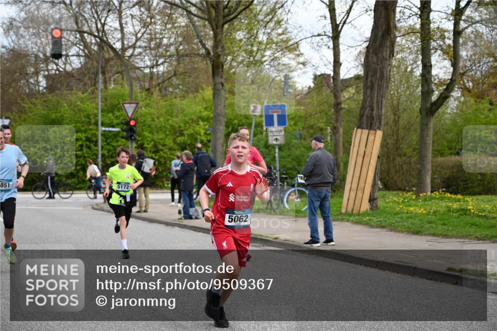 12.04.2026 - 45. Internationalen Wilhelmsburger Insellauf J. Mangold http://msf.ph/oto/9509367 12.04.2026 12:57:21 Ziel 3973, 4853, 4569, 2624, 5801, 4097, 5744, 4524, 4259, 5791, 5696, 4740, 4599, 5062, 4851, 5172, 4959, 5322, 5129, 3190, 5736, 3189, 5847, 3439, 5232, 5277, 3863, 4887, 4938, 3213, 2447, 5211, 4968, 2707 meine-sportfotos.de