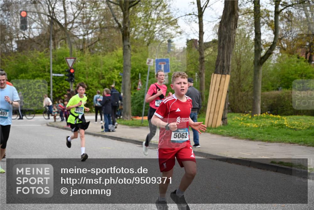 12.04.2026 - 45. Internationalen Wilhelmsburger Insellauf J. Mangold http://msf.ph/oto/9509371 12.04.2026 12:57:22 Ziel 3973, 4853, 4569, 2624, 5801, 4097, 5744, 4524, 4259, 5791, 5696, 4740, 4599, 5062, 4851, 5172, 4959, 5322, 5129, 3190, 5736, 3189, 5847, 3439, 5232, 5277, 3863, 4887, 4938, 3213, 2447, 5211, 4968, 2707, 5169 meine-sportfotos.de