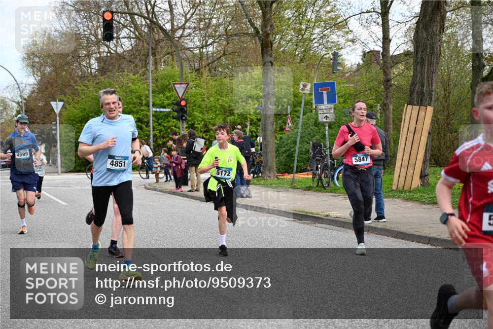 12.04.2026 - 45. Internationalen Wilhelmsburger Insellauf J. Mangold http://msf.ph/oto/9509373 12.04.2026 12:57:22 Ziel 3973, 4853, 4569, 2624, 5801, 4097, 5744, 4524, 4259, 5791, 5696, 4740, 4599, 5062, 4851, 5172, 4959, 5322, 5129, 3190, 5736, 3189, 5847, 3439, 5232, 5277, 3863, 4887, 4938, 3213, 2447, 5211, 4968, 2707, 5169 meine-sportfotos.de