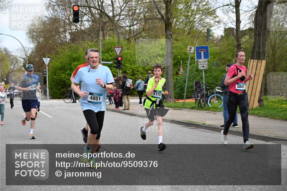 12.04.2026 - 45. Internationalen Wilhelmsburger Insellauf J. Mangold http://msf.ph/oto/9509376 12.04.2026 12:57:22 Ziel 3973, 4853, 4569, 2624, 5801, 4097, 5744, 4524, 4259, 5791, 5696, 4740, 4599, 5062, 4851, 5172, 4959, 5322, 5129, 3190, 5736, 3189, 5847, 3439, 5232, 5277, 3863, 4887, 4938, 3213, 2447, 5211, 4968, 2707, 5169 meine-sportfotos.de