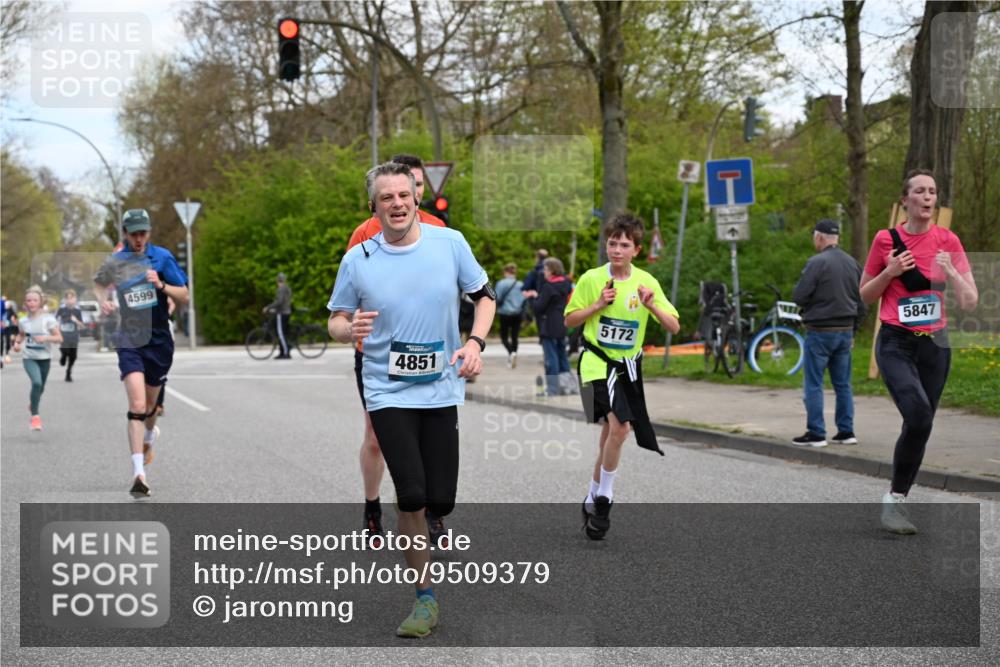 12.04.2026 - 45. Internationalen Wilhelmsburger Insellauf J. Mangold http://msf.ph/oto/9509379 12.04.2026 12:57:23 Ziel 3973, 4853, 4569, 2624, 5801, 4097, 5744, 4524, 4259, 5791, 5696, 4740, 4599, 5062, 4851, 5172, 4959, 5322, 5129, 3190, 5129, 3190, 5736, 3189, 5847, 3439, 5232, 5277, 3863, 4887, 4938, 3213, 4938, 3213, 2447, 5211, 4968, 2707, 5169 meine-sportfotos.de