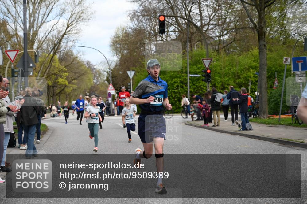 12.04.2026 - 45. Internationalen Wilhelmsburger Insellauf J. Mangold http://msf.ph/oto/9509389 12.04.2026 12:57:24 Ziel 4853, 4569, 2624, 5801, 4097, 5744, 4524, 4259, 5791, 5696, 4740, 4599, 5062, 4851, 5172, 4959, 5322, 5129, 3190, 5736, 3189, 5847, 3439, 5232, 5277, 3863, 4887, 4938, 3213, 2447, 5211, 4968, 2707, 5169 meine-sportfotos.de