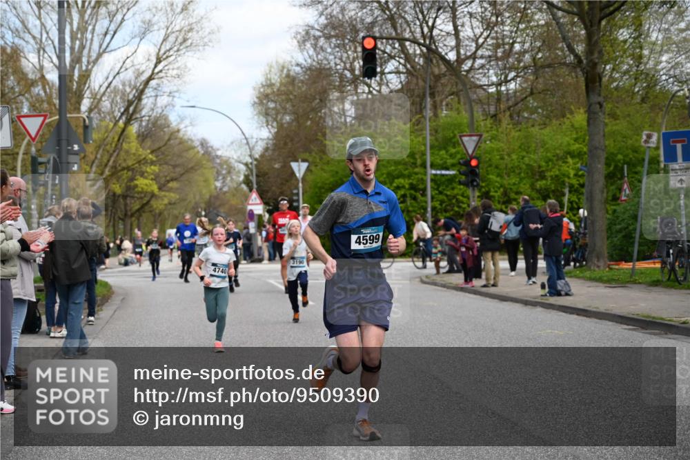 12.04.2026 - 45. Internationalen Wilhelmsburger Insellauf J. Mangold http://msf.ph/oto/9509390 12.04.2026 12:57:24 Ziel 4853, 4569, 2624, 5801, 4097, 5744, 4524, 4259, 5791, 5696, 4740, 4599, 5062, 4851, 5172, 4959, 5322, 5129, 3190, 5736, 3189, 5847, 3439, 5232, 5277, 3863, 4887, 4938, 3213, 2447, 5211, 4968, 2707, 5169 meine-sportfotos.de