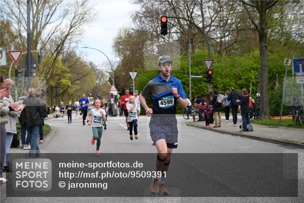 12.04.2026 - 45. Internationalen Wilhelmsburger Insellauf J. Mangold http://msf.ph/oto/9509391 12.04.2026 12:57:24 Ziel 4853, 4569, 2624, 5801, 4097, 5744, 4524, 4259, 5791, 5696, 4740, 4599, 5062, 4851, 5172, 4959, 5322, 5129, 3190, 5736, 3189, 5847, 3439, 5232, 5277, 3863, 4887, 4938, 3213, 2447, 5211, 4968, 2707, 5169 meine-sportfotos.de