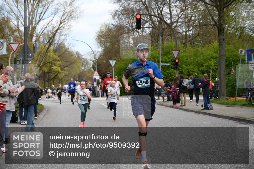 12.04.2026 - 45. Internationalen Wilhelmsburger Insellauf J. Mangold http://msf.ph/oto/9509392 12.04.2026 12:57:24 Ziel 4853, 4569, 2624, 5801, 4097, 5744, 4524, 4259, 5791, 5696, 4740, 4599, 5062, 4851, 5172, 4959, 5322, 5129, 3190, 5736, 3189, 5847, 3439, 5232, 5277, 3863, 4887, 4938, 3213, 2447, 5211, 4968, 2707, 5169 meine-sportfotos.de