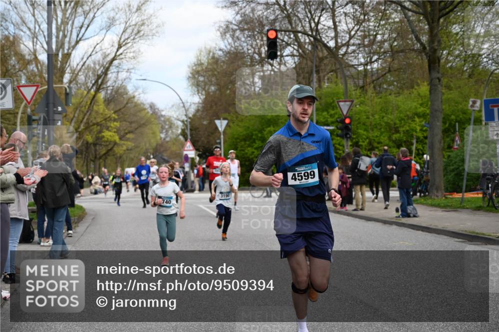 12.04.2026 - 45. Internationalen Wilhelmsburger Insellauf J. Mangold http://msf.ph/oto/9509394 12.04.2026 12:57:24 Ziel 4853, 4569, 2624, 5801, 4097, 5744, 4524, 4259, 5791, 5696, 4740, 4599, 5062, 4851, 5172, 4959, 5322, 5129, 3190, 5736, 3189, 5847, 3439, 5232, 5277, 3863, 4887, 4938, 3213, 2447, 5211, 4968, 2707, 5169 meine-sportfotos.de