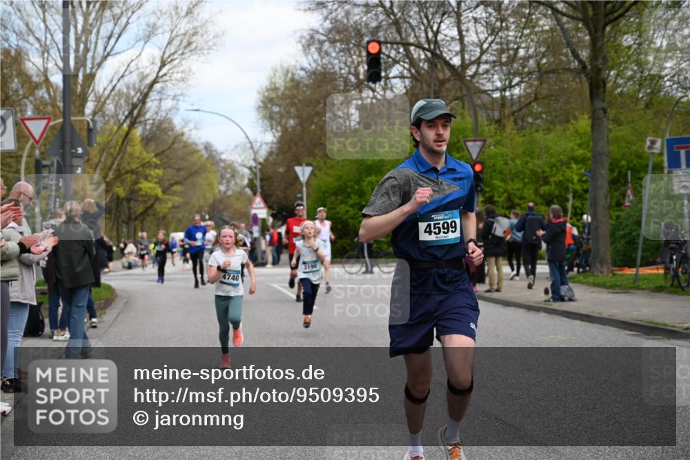 12.04.2026 - 45. Internationalen Wilhelmsburger Insellauf J. Mangold http://msf.ph/oto/9509395 12.04.2026 12:57:24 Ziel 4853, 4569, 2624, 5801, 4097, 5744, 4524, 4259, 5791, 5696, 4740, 4599, 5062, 4851, 5172, 4959, 5322, 5129, 3190, 5736, 3189, 5847, 3439, 5232, 5277, 3863, 4887, 4938, 3213, 2447, 5211, 4968, 2707, 5169 meine-sportfotos.de