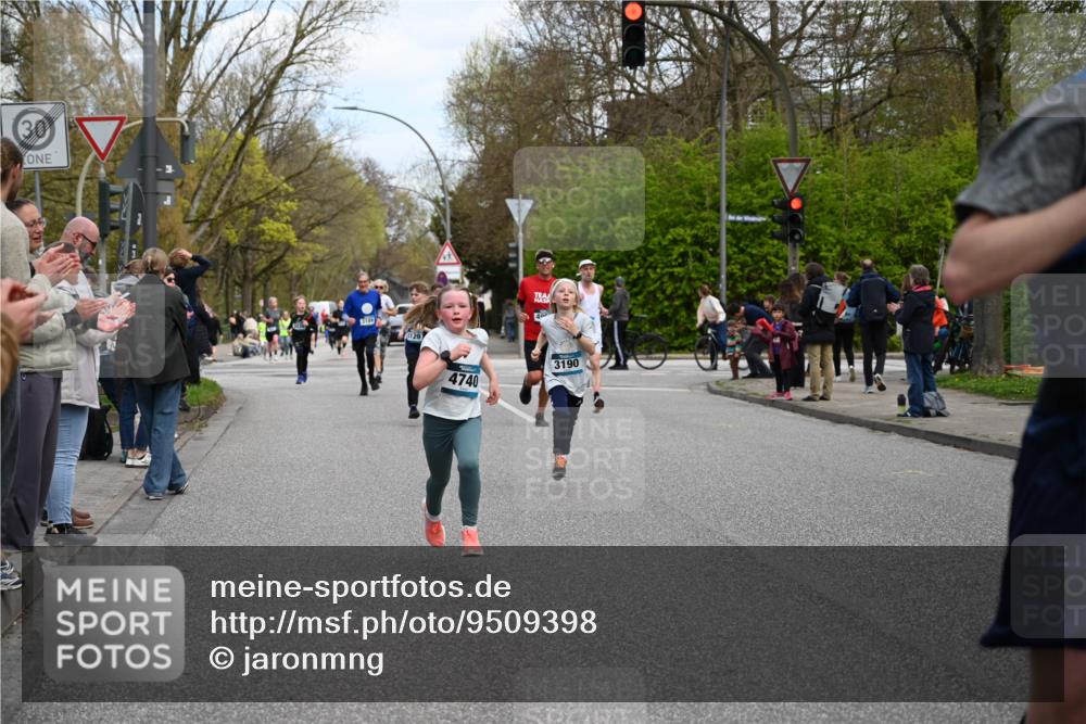 12.04.2026 - 45. Internationalen Wilhelmsburger Insellauf J. Mangold http://msf.ph/oto/9509398 12.04.2026 12:57:25 Ziel 4853, 4569, 2624, 5801, 4097, 5744, 4524, 4259, 5791, 5696, 4740, 4599, 5062, 4851, 5172, 4959, 5322, 5129, 3190, 5736, 3189, 5847, 3439, 5232, 5277, 3863, 4887, 4938, 3213, 2447, 2447, 5211, 4968, 2707, 5169 meine-sportfotos.de