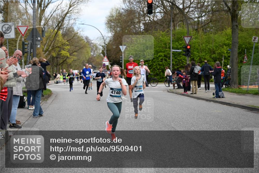 12.04.2026 - 45. Internationalen Wilhelmsburger Insellauf J. Mangold http://msf.ph/oto/9509401 12.04.2026 12:57:25 Ziel 4853, 4569, 2624, 5801, 4097, 5744, 4524, 4259, 5791, 5696, 4740, 4599, 5062, 4851, 5172, 4959, 5322, 5129, 3190, 5736, 3189, 5847, 3439, 5232, 5277, 3863, 4887, 4938, 3213, 2447, 2447, 5211, 4968, 2707, 5169 meine-sportfotos.de