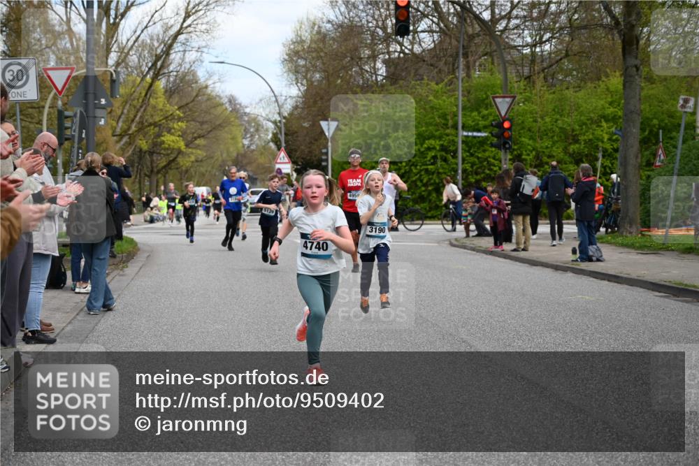 12.04.2026 - 45. Internationalen Wilhelmsburger Insellauf J. Mangold http://msf.ph/oto/9509402 12.04.2026 12:57:25 Ziel 4853, 4569, 2624, 5801, 4097, 5744, 4524, 4259, 5791, 5696, 4740, 4599, 5062, 4851, 5172, 4959, 5322, 5129, 3190, 5736, 3189, 5847, 3439, 5232, 5277, 3863, 4887, 4938, 3213, 2447, 2447, 5211, 4968, 2707, 5169 meine-sportfotos.de