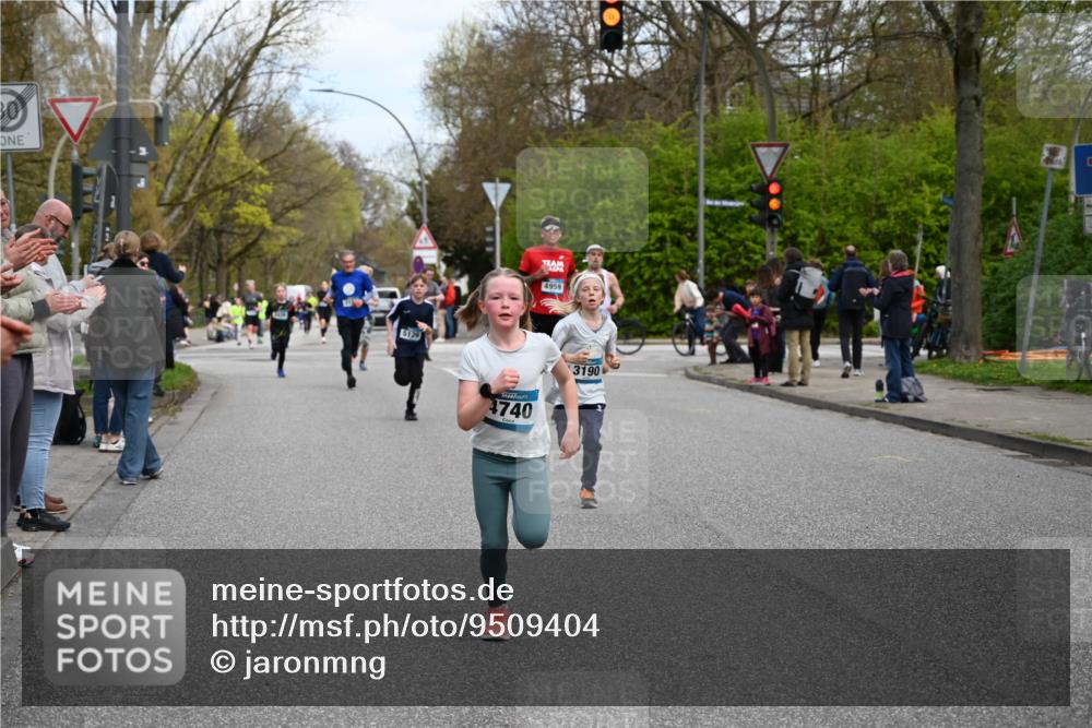 12.04.2026 - 45. Internationalen Wilhelmsburger Insellauf J. Mangold http://msf.ph/oto/9509404 12.04.2026 12:57:25 Ziel 4853, 4569, 2624, 5801, 4097, 5744, 4524, 4259, 5791, 5696, 4740, 4599, 5062, 4851, 5172, 4959, 5322, 5129, 3190, 5736, 3189, 5847, 3439, 5232, 5277, 3863, 4887, 4938, 3213, 2447, 2447, 5211, 4968, 2707, 5169 meine-sportfotos.de