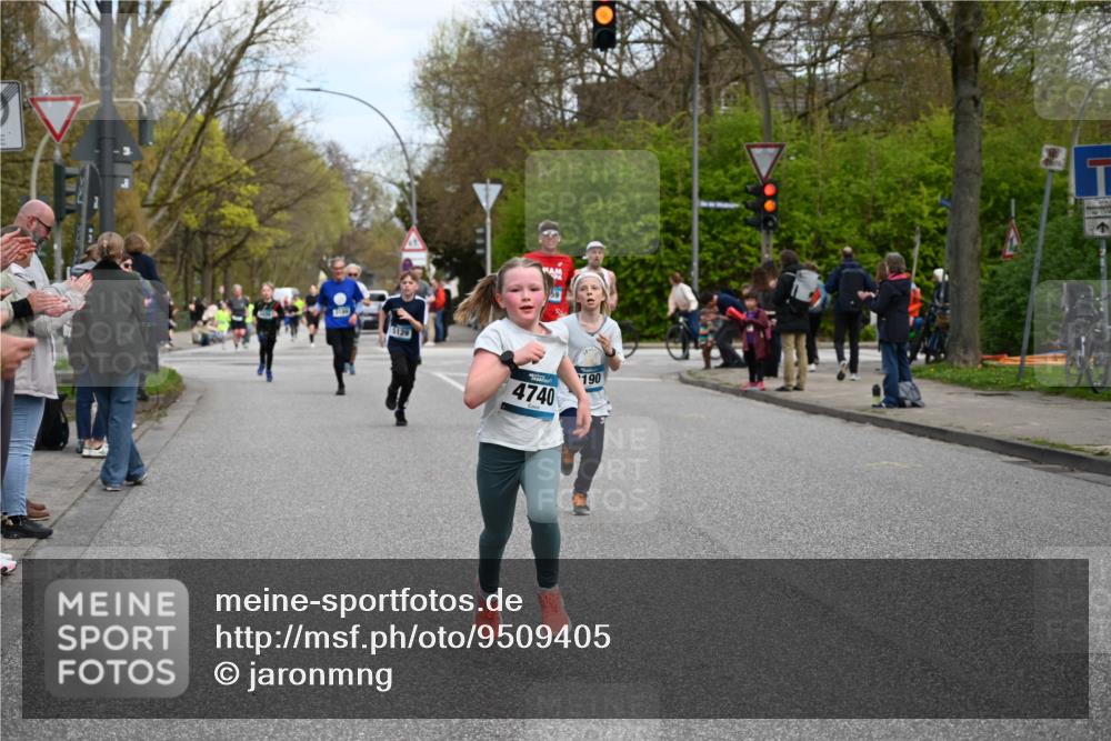 12.04.2026 - 45. Internationalen Wilhelmsburger Insellauf J. Mangold http://msf.ph/oto/9509405 12.04.2026 12:57:25 Ziel 4853, 4569, 2624, 5801, 4097, 5744, 4524, 4259, 5791, 5696, 4740, 4599, 5062, 4851, 5172, 4959, 5322, 5129, 3190, 5736, 3189, 5847, 3439, 5232, 5277, 3863, 4887, 4938, 3213, 2447, 2447, 5211, 4968, 2707, 5169 meine-sportfotos.de