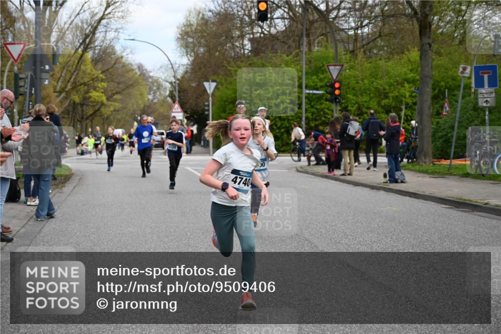 12.04.2026 - 45. Internationalen Wilhelmsburger Insellauf J. Mangold http://msf.ph/oto/9509406 12.04.2026 12:57:25 Ziel 4853, 4569, 2624, 5801, 4097, 5744, 4524, 4259, 5791, 5696, 4740, 4599, 5062, 4851, 5172, 4959, 5322, 5129, 3190, 5736, 3189, 5847, 3439, 5232, 5277, 3863, 4887, 4938, 3213, 2447, 2447, 5211, 4968, 2707, 5169 meine-sportfotos.de