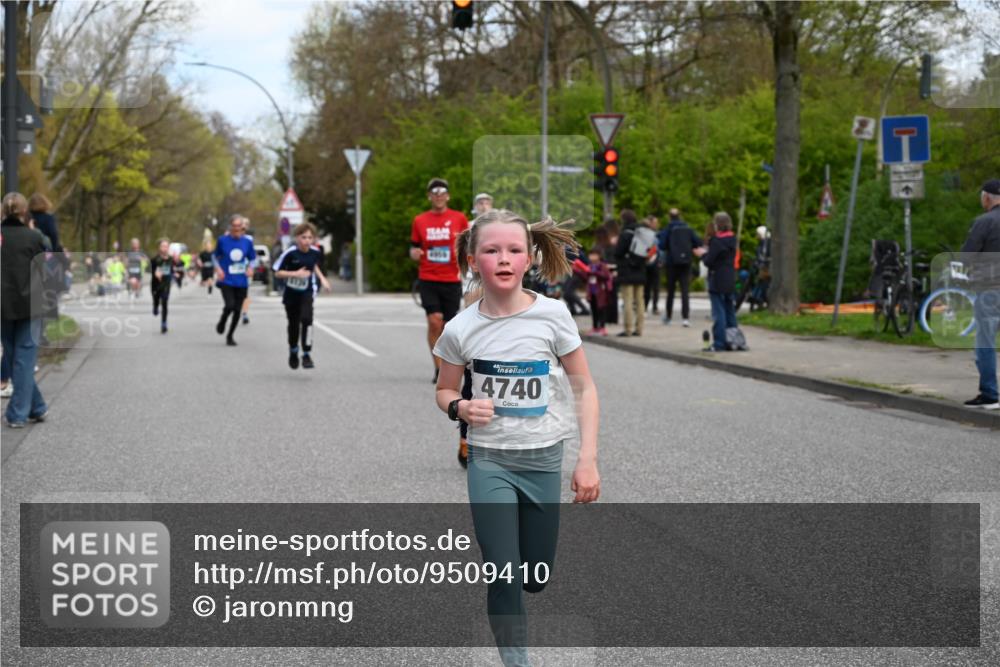 12.04.2026 - 45. Internationalen Wilhelmsburger Insellauf J. Mangold http://msf.ph/oto/9509410 12.04.2026 12:57:26 Ziel 4853, 4569, 2624, 5801, 4097, 5744, 4524, 4259, 5791, 5696, 4740, 4599, 5062, 4851, 5172, 4959, 5322, 5129, 3190, 5736, 3189, 5736, 3189, 5847, 3439, 5232, 5277, 3863, 4887, 4938, 3213, 2447, 5211, 4968, 2707, 5169, 5214 meine-sportfotos.de
