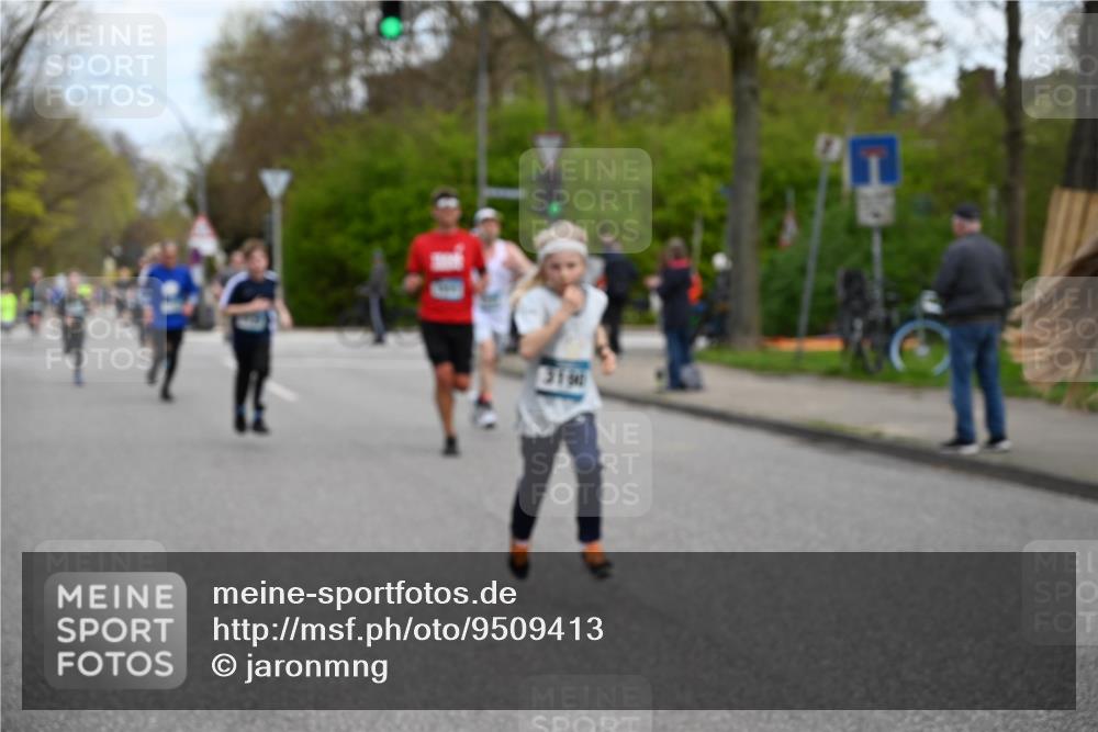 12.04.2026 - 45. Internationalen Wilhelmsburger Insellauf J. Mangold http://msf.ph/oto/9509413 12.04.2026 12:57:26 Ziel 4853, 4569, 2624, 5801, 4097, 5744, 4524, 4259, 5791, 5696, 4740, 4599, 5062, 4851, 5172, 4959, 5322, 5129, 3190, 5736, 3189, 5736, 3189, 5847, 3439, 5232, 5277, 3863, 4887, 4938, 3213, 2447, 5211, 4968, 2707, 5169, 5214 meine-sportfotos.de