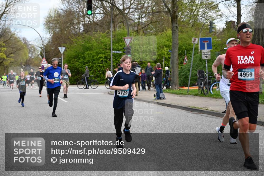 12.04.2026 - 45. Internationalen Wilhelmsburger Insellauf J. Mangold http://msf.ph/oto/9509429 12.04.2026 12:57:28 Ziel 2624, 5801, 4097, 5744, 4524, 4259, 5791, 5696, 4740, 4599, 5062, 4851, 5172, 4959, 5322, 5129, 3190, 5736, 3189, 5847, 3439, 3439, 5232, 5277, 3863, 4887, 4938, 3213, 2447, 5211, 4968, 2707, 5169, 5214, 4955 meine-sportfotos.de