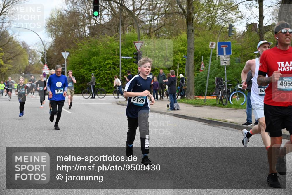 12.04.2026 - 45. Internationalen Wilhelmsburger Insellauf J. Mangold http://msf.ph/oto/9509430 12.04.2026 12:57:29 Ziel 5801, 4097, 5744, 4524, 4259, 5791, 5696, 4740, 4599, 5062, 4851, 5172, 4959, 5322, 5129, 3190, 5736, 3189, 5847, 3439, 5232, 5277, 5232, 5277, 3863, 4887, 4938, 3213, 2447, 5211, 4968, 2707, 5169, 5214, 4955 meine-sportfotos.de