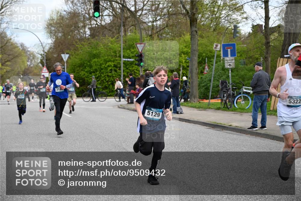 12.04.2026 - 45. Internationalen Wilhelmsburger Insellauf J. Mangold http://msf.ph/oto/9509432 12.04.2026 12:57:29 Ziel 5801, 4097, 5744, 4524, 4259, 5791, 5696, 4740, 4599, 5062, 4851, 5172, 4959, 5322, 5129, 3190, 5736, 3189, 5847, 3439, 5232, 5277, 5232, 5277, 3863, 4887, 4938, 3213, 2447, 5211, 4968, 2707, 5169, 5214, 4955 meine-sportfotos.de