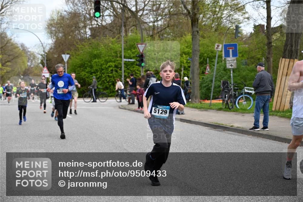 12.04.2026 - 45. Internationalen Wilhelmsburger Insellauf J. Mangold http://msf.ph/oto/9509433 12.04.2026 12:57:29 Ziel 5801, 4097, 5744, 4524, 4259, 5791, 5696, 4740, 4599, 5062, 4851, 5172, 4959, 5322, 5129, 3190, 5736, 3189, 5847, 3439, 5232, 5277, 5232, 5277, 3863, 4887, 4938, 3213, 2447, 5211, 4968, 2707, 5169, 5214, 4955 meine-sportfotos.de