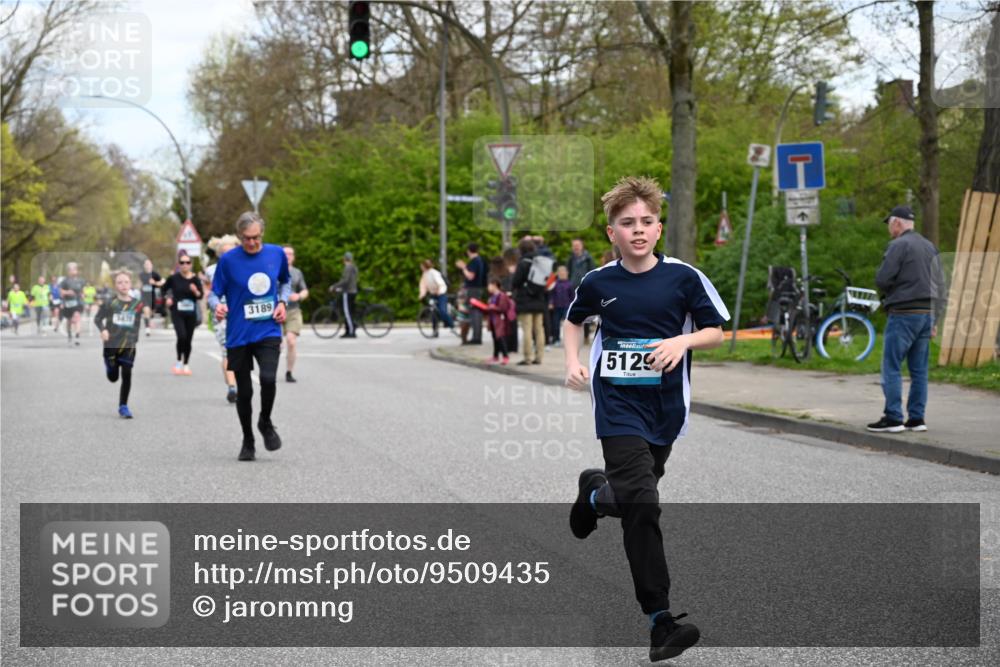 12.04.2026 - 45. Internationalen Wilhelmsburger Insellauf J. Mangold http://msf.ph/oto/9509435 12.04.2026 12:57:29 Ziel 5801, 4097, 5744, 4524, 4259, 5791, 5696, 4740, 4599, 5062, 4851, 5172, 4959, 5322, 5129, 3190, 5736, 3189, 5847, 3439, 5232, 5277, 5232, 5277, 3863, 4887, 4938, 3213, 2447, 5211, 4968, 2707, 5169, 5214, 4955 meine-sportfotos.de