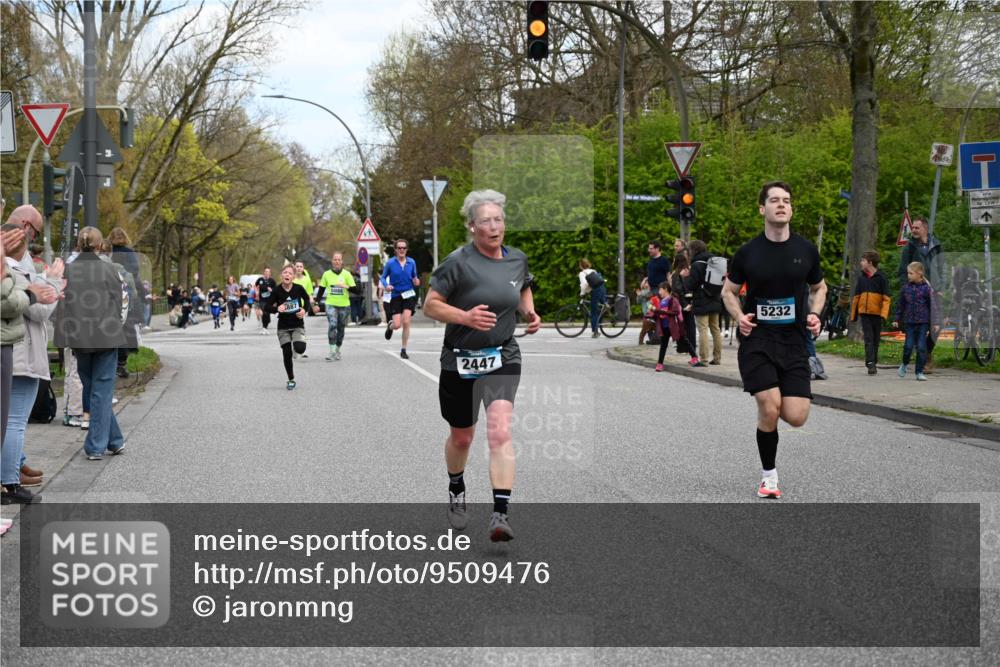 12.04.2026 - 45. Internationalen Wilhelmsburger Insellauf J. Mangold http://msf.ph/oto/9509476 12.04.2026 12:57:38 Ziel 4740, 4599, 5062, 4851, 5172, 4959, 5322, 5129, 3190, 5736, 3189, 5847, 3439, 5232, 5277, 3863, 4887, 4938, 3213, 2447, 5211, 4968, 2707, 5169, 5214, 5214, 4955, 3396, 5228, 5689, 2771, 5687, 2058, 3152, 4535, 5260, 2493, 2550, 3479 meine-sportfotos.de