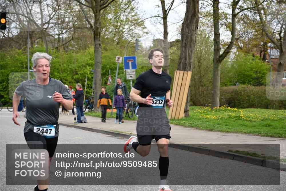 12.04.2026 - 45. Internationalen Wilhelmsburger Insellauf J. Mangold http://msf.ph/oto/9509485 12.04.2026 12:57:39 Ziel 4599, 5062, 4851, 5172, 4959, 5322, 5129, 3190, 5736, 3189, 5847, 3439, 5232, 5277, 3863, 4887, 4938, 3213, 2447, 5211, 4968, 2707, 5169, 5214, 4955, 3396, 5228, 5689, 2771, 5687, 2058, 3152, 4535, 5260, 2493, 2550, 3479 meine-sportfotos.de