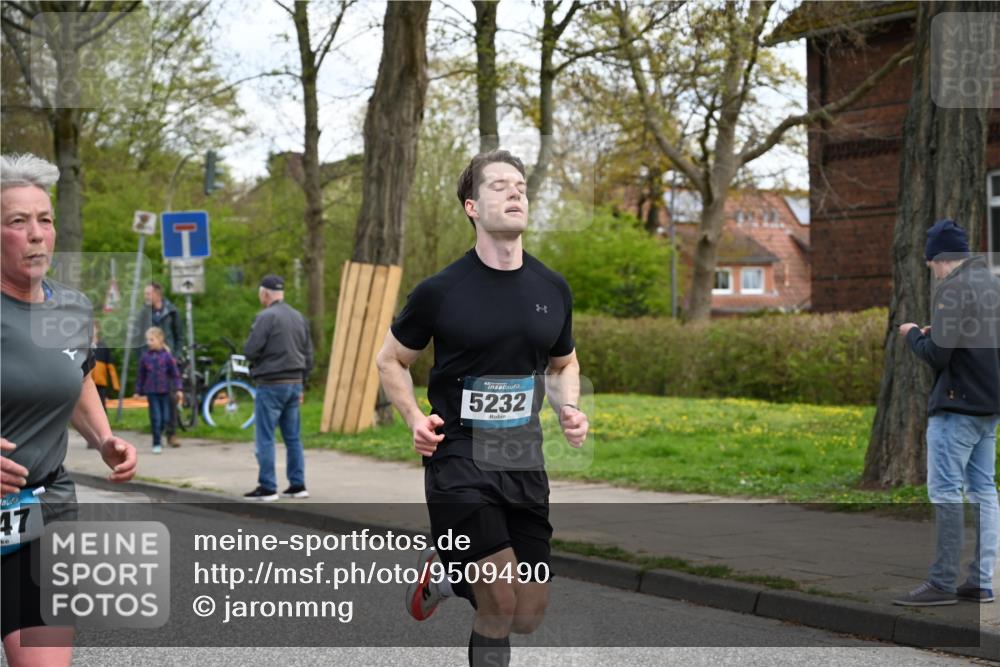 12.04.2026 - 45. Internationalen Wilhelmsburger Insellauf J. Mangold http://msf.ph/oto/9509490 12.04.2026 12:57:39 Ziel 4599, 5062, 4851, 5172, 4959, 5322, 5129, 3190, 5736, 3189, 5847, 3439, 5232, 5277, 3863, 4887, 4938, 3213, 2447, 5211, 4968, 2707, 5169, 5214, 4955, 3396, 5228, 5689, 2771, 5687, 2058, 3152, 4535, 5260, 2493, 2550, 3479 meine-sportfotos.de