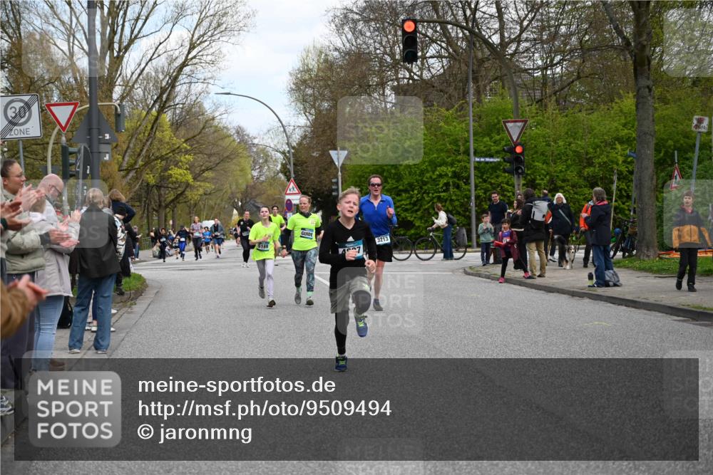 12.04.2026 - 45. Internationalen Wilhelmsburger Insellauf J. Mangold http://msf.ph/oto/9509494 12.04.2026 12:57:41 Ziel 5062, 4851, 5172, 4959, 5322, 5129, 3190, 5736, 3189, 5847, 3439, 5232, 5277, 3863, 4887, 4938, 3213, 2447, 5211, 4968, 2707, 5169, 5214, 4955, 3396, 5228, 5689, 2771, 5687, 2058, 3152, 4535, 5260, 2493, 2550, 3479 meine-sportfotos.de