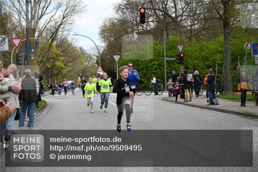 12.04.2026 - 45. Internationalen Wilhelmsburger Insellauf J. Mangold http://msf.ph/oto/9509495 12.04.2026 12:57:41 Ziel 5062, 4851, 5172, 4959, 5322, 5129, 3190, 5736, 3189, 5847, 3439, 5232, 5277, 3863, 4887, 4938, 3213, 2447, 5211, 4968, 2707, 5169, 5214, 4955, 3396, 5228, 5689, 2771, 5687, 2058, 3152, 4535, 5260, 2493, 2550, 3479 meine-sportfotos.de