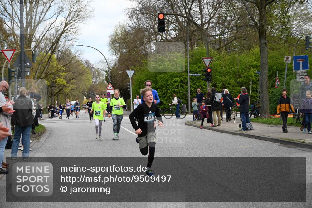 12.04.2026 - 45. Internationalen Wilhelmsburger Insellauf J. Mangold http://msf.ph/oto/9509497 12.04.2026 12:57:41 Ziel 5062, 4851, 5172, 4959, 5322, 5129, 3190, 5736, 3189, 5847, 3439, 5232, 5277, 3863, 4887, 4938, 3213, 2447, 5211, 4968, 2707, 5169, 5214, 4955, 3396, 5228, 5689, 2771, 5687, 2058, 3152, 4535, 5260, 2493, 2550, 3479 meine-sportfotos.de