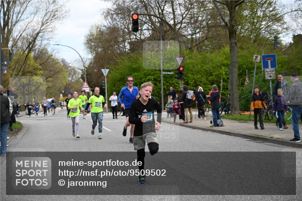 12.04.2026 - 45. Internationalen Wilhelmsburger Insellauf J. Mangold http://msf.ph/oto/9509502 12.04.2026 12:57:41 Ziel 5062, 4851, 5172, 4959, 5322, 5129, 3190, 5736, 3189, 5847, 3439, 5232, 5277, 3863, 4887, 4938, 3213, 2447, 5211, 4968, 2707, 5169, 5214, 4955, 3396, 5228, 5689, 2771, 5687, 2058, 3152, 4535, 5260, 2493, 2550, 3479 meine-sportfotos.de