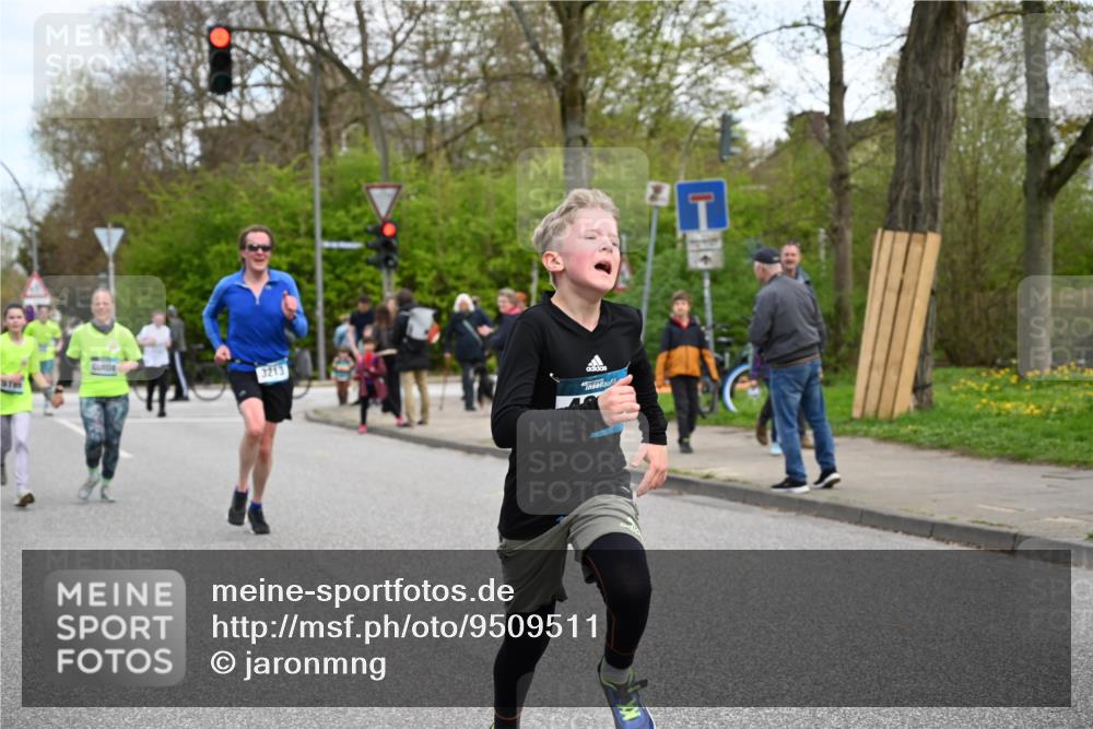 12.04.2026 - 45. Internationalen Wilhelmsburger Insellauf J. Mangold http://msf.ph/oto/9509511 12.04.2026 12:57:42 Ziel 5322, 5129, 3190, 5736, 3189, 5847, 3439, 5232, 5277, 3863, 4887, 4938, 3213, 2447, 5211, 4968, 2707, 5169, 5214, 4955, 3396, 3396, 5228, 5689, 2771, 5687, 2058, 3152, 4535, 5260, 2493, 2550, 3479 meine-sportfotos.de