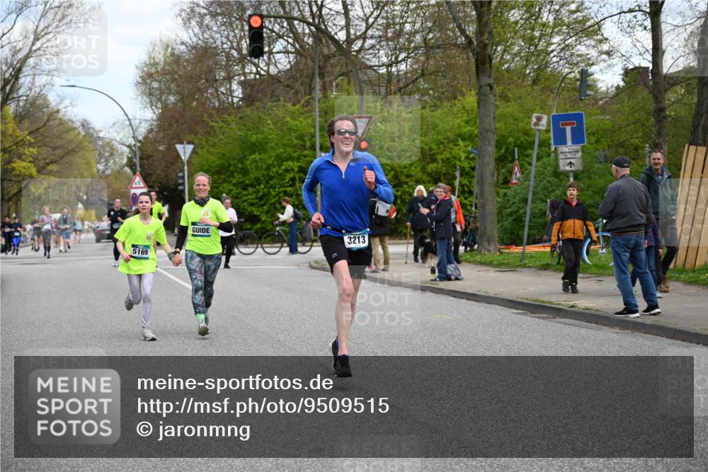 12.04.2026 - 45. Internationalen Wilhelmsburger Insellauf J. Mangold http://msf.ph/oto/9509515 12.04.2026 12:57:43 Ziel 5322, 5129, 3190, 5736, 3189, 5847, 3439, 5232, 5277, 3863, 4887, 4938, 3213, 2447, 5211, 4968, 2707, 5169, 5214, 4955, 3396, 5228, 5689, 2771, 5228, 5689, 2771, 5687, 2058, 3152, 4535, 5260, 2493, 2550, 3479 meine-sportfotos.de