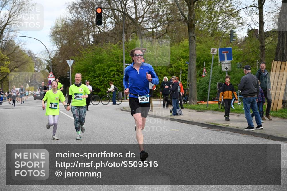 12.04.2026 - 45. Internationalen Wilhelmsburger Insellauf J. Mangold http://msf.ph/oto/9509516 12.04.2026 12:57:43 Ziel 5322, 5129, 3190, 5736, 3189, 5847, 3439, 5232, 5277, 3863, 4887, 4938, 3213, 2447, 5211, 4968, 2707, 5169, 5214, 4955, 3396, 5228, 5689, 2771, 5228, 5689, 2771, 5687, 2058, 3152, 4535, 5260, 2493, 2550, 3479 meine-sportfotos.de